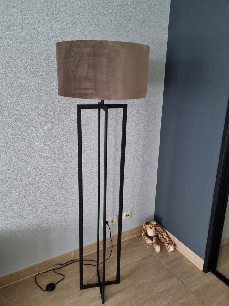 Vloerlamp, Ophalen, Modern, Industrieel, Zo goed als nieuw, Stof