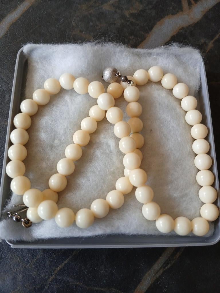 Jade Collier met Zilveren Sluiting en Meesterteken RN, Sieraden, Tassen en Uiterlijk, Kettingen, Gebruikt, Beige, Ophalen of Verzenden