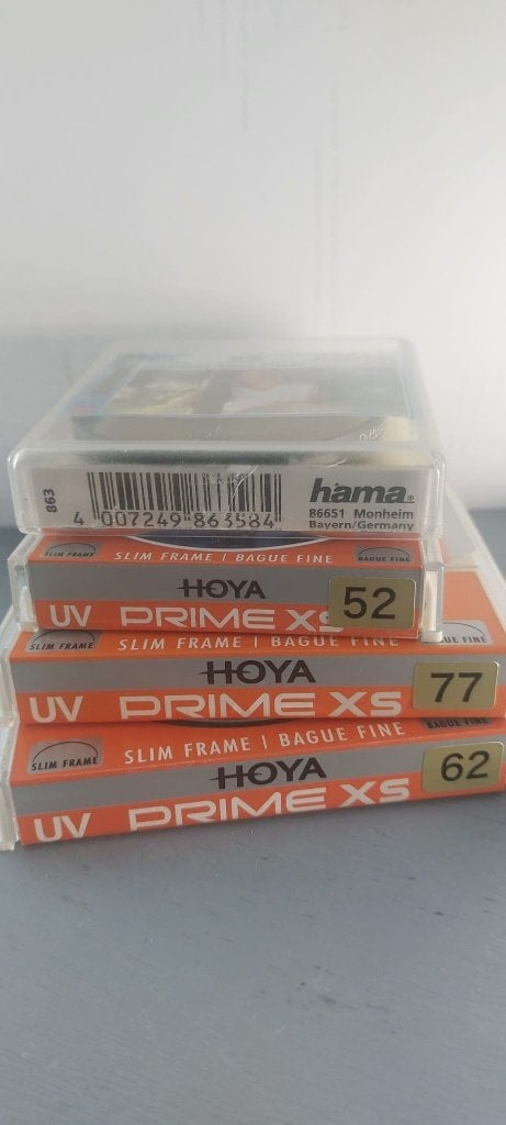 3 Hoya Prime XS UV-filters plus een Hamas diffusor spot., Audio, Tv en Foto, Fotografie | Filters, Ophalen of Verzenden, Inclusief opbergcase