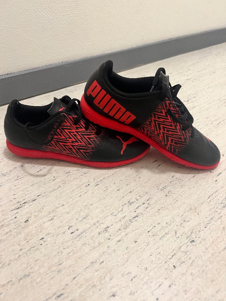 Puma Sportschoenen - Maat 34, Ophalen of Verzenden, Zo goed als nieuw, Sportschoenen
