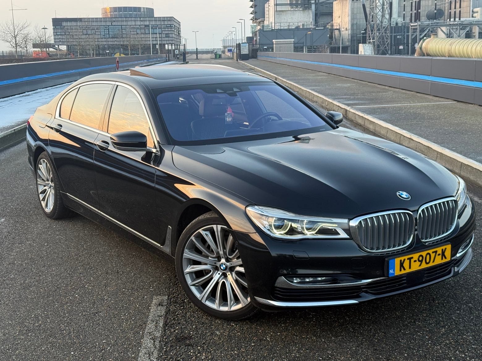 BMW 7 Serie 740Le massage / bowers&wilkins / Sky Lounge/ NAP, Auto's, Automaat, 1998 cc, 4 cilinders, USB