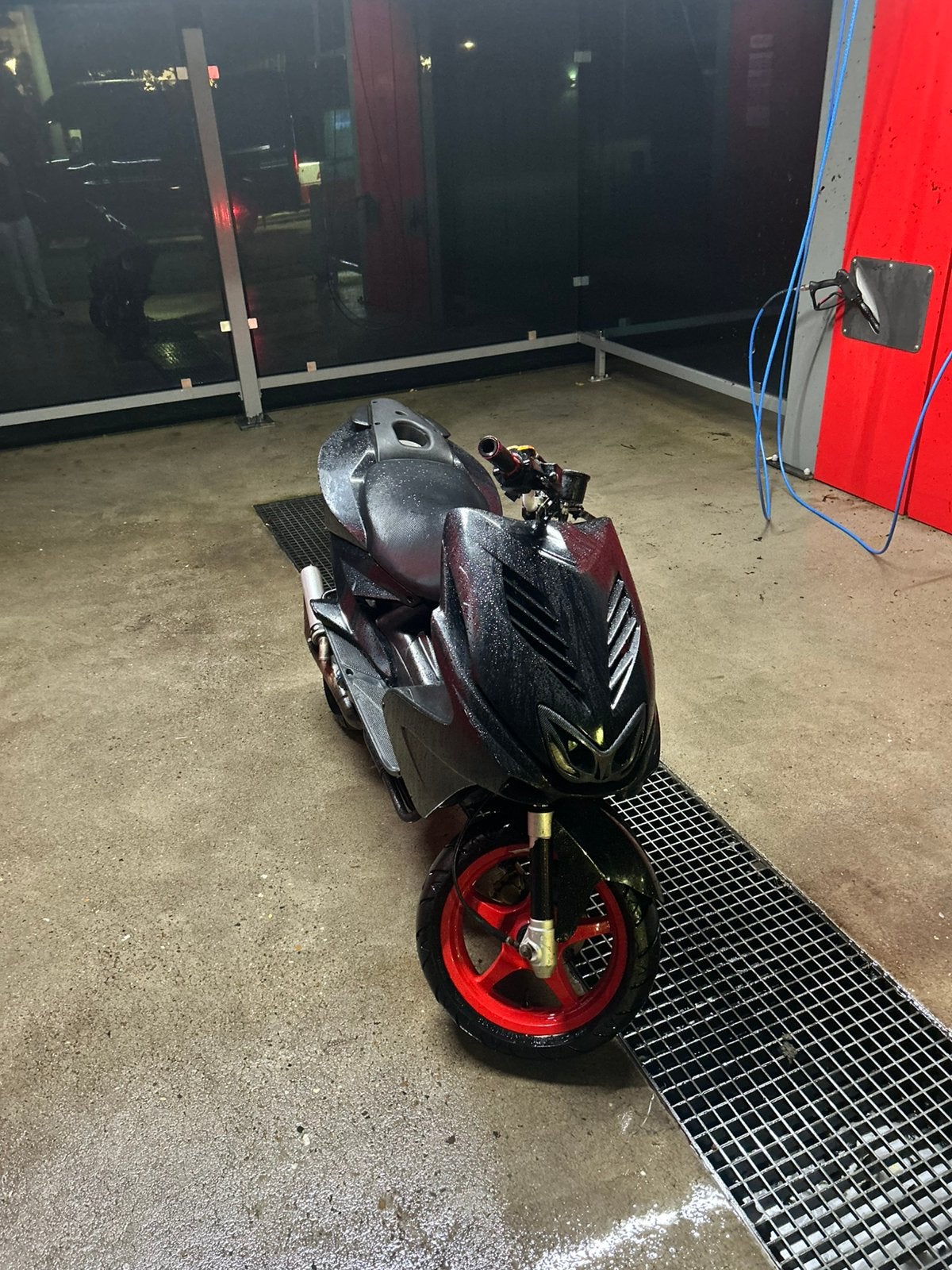 Yamaha aerox naked zonder 123, Fietsen en Brommers, Ophalen of Verzenden, Zo goed als nieuw, Tweetakt, Overige modellen