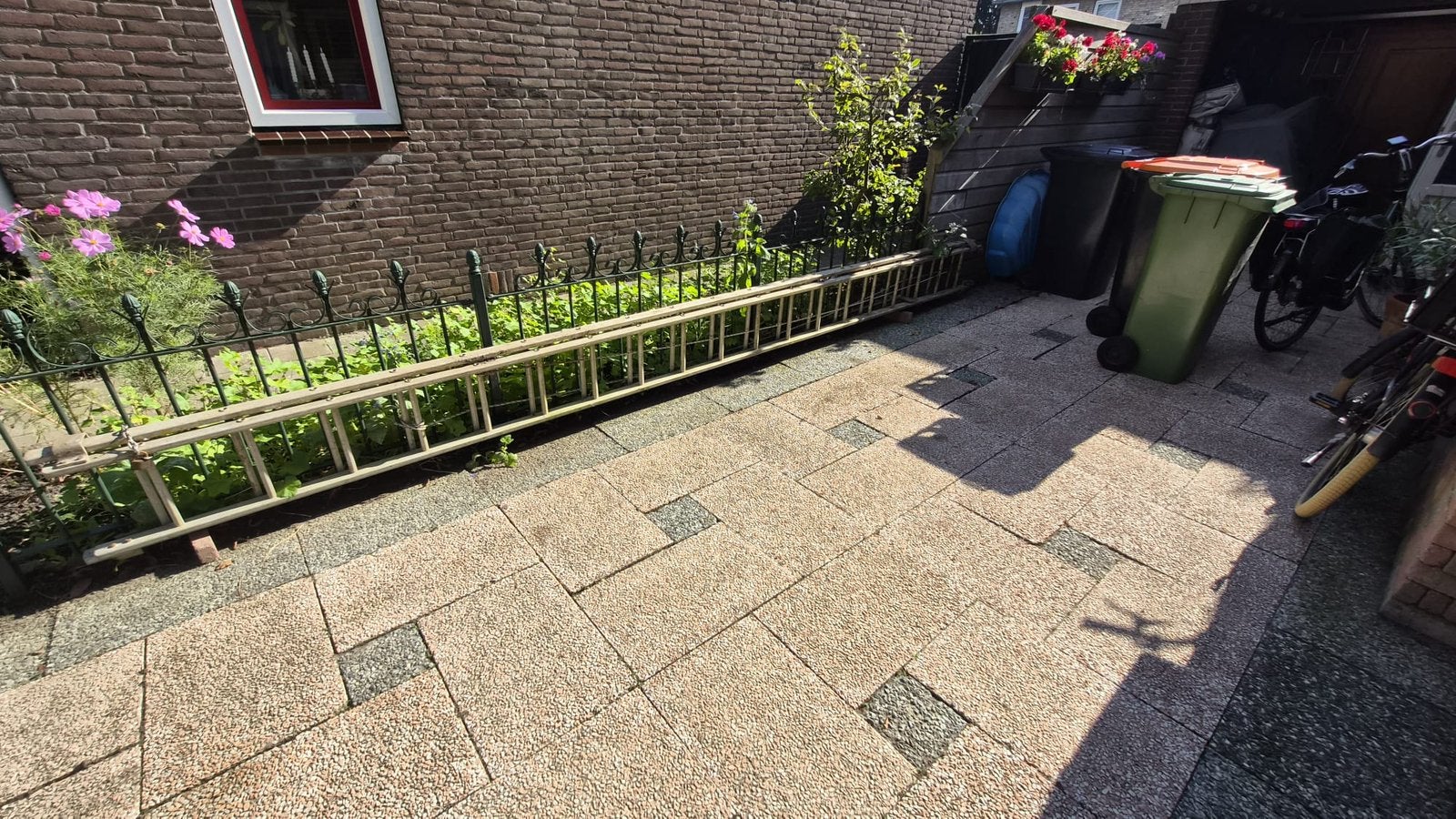 Tweedelig Uitschuif ladder - 9m - aluminium - €50,-