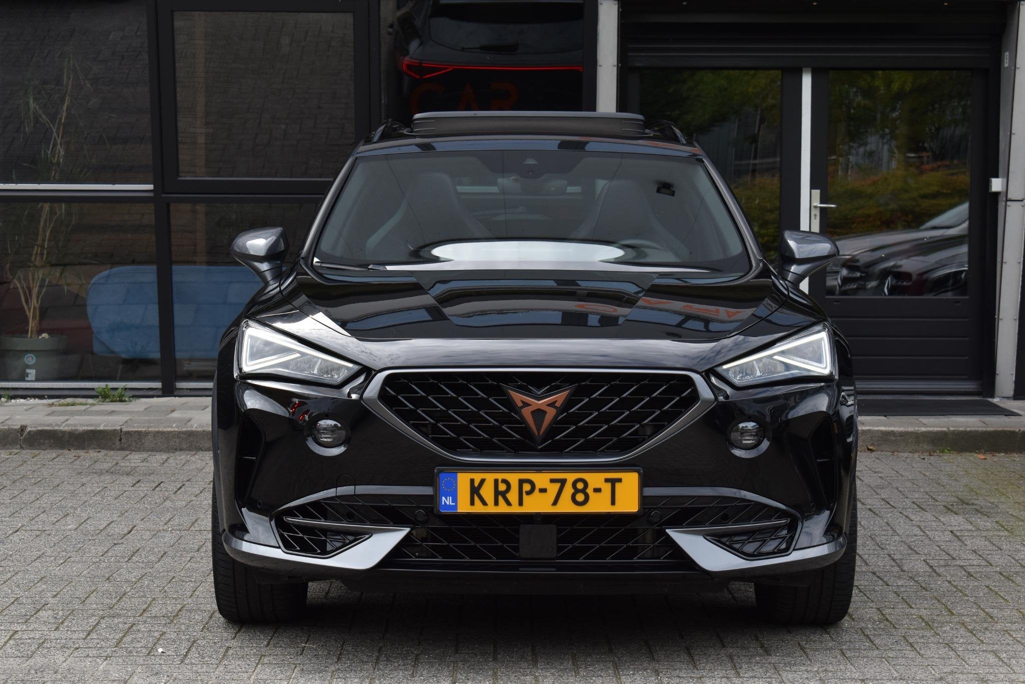 CUPRA Formentor 2.0 TSI 4DRIVE VZ Pano Trekhaak Stuurknop Sf, Auto's, Dealer onderhouden, 4 cilinders, Zwart, 1526 kg