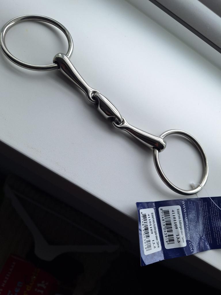 Dubbelgebroken bit maat 13,5 nieuw, Dieren en Toebehoren, Paarden en Pony's | Hoofdstellen en Tuigage, Ophalen of Verzenden, Nieuw