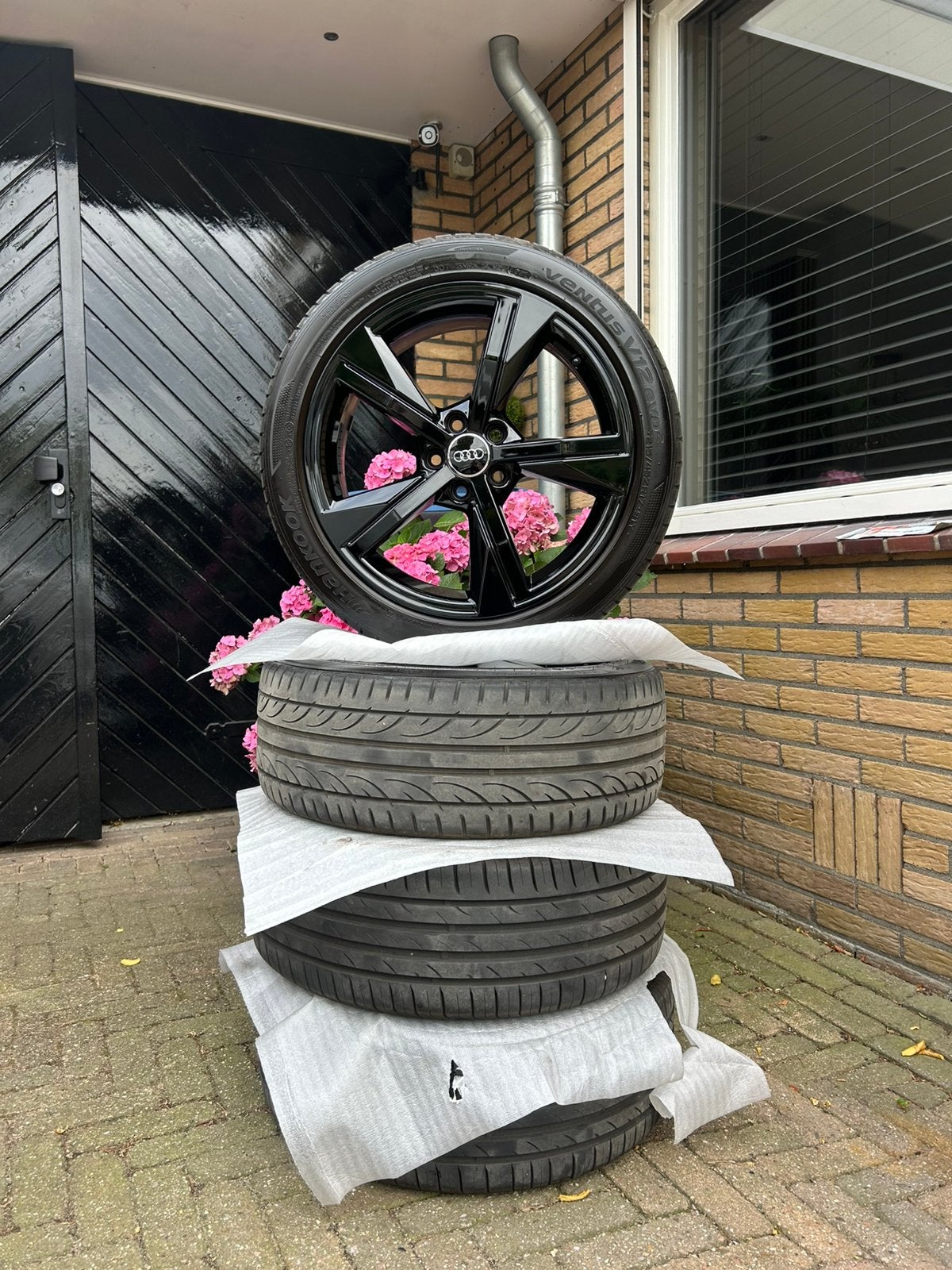 Originele Audi A1 17 inch velgen + banden, Ophalen, 215 mm, Velg(en), 17 inch