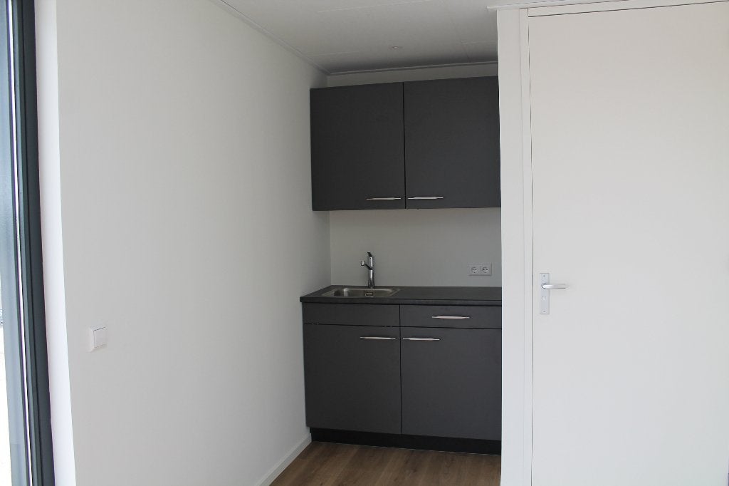 Foto 9 van Tuinkamer - kantoorunit 6x3 m1- Instapklaar