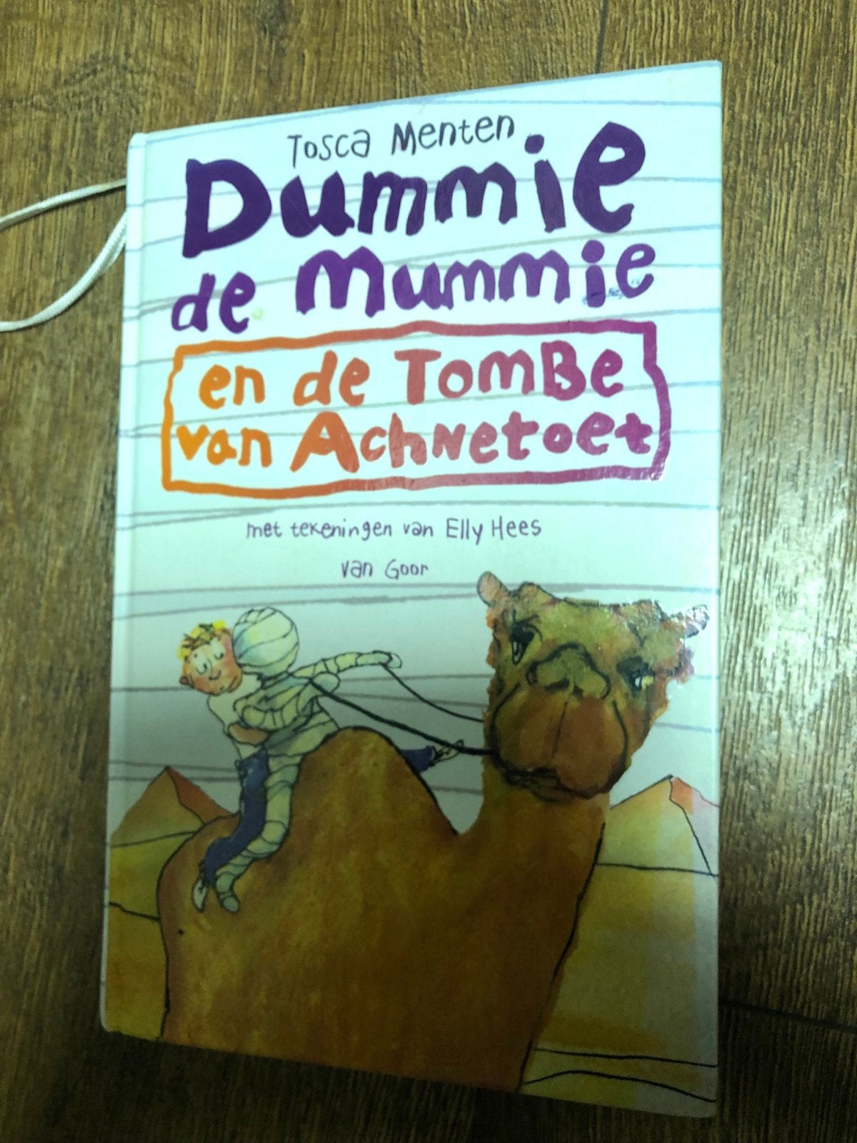 Dummie de Mummie en de Tombe van Achnetoet - Tosca Menten, Ophalen of Verzenden, Gelezen, Fictie