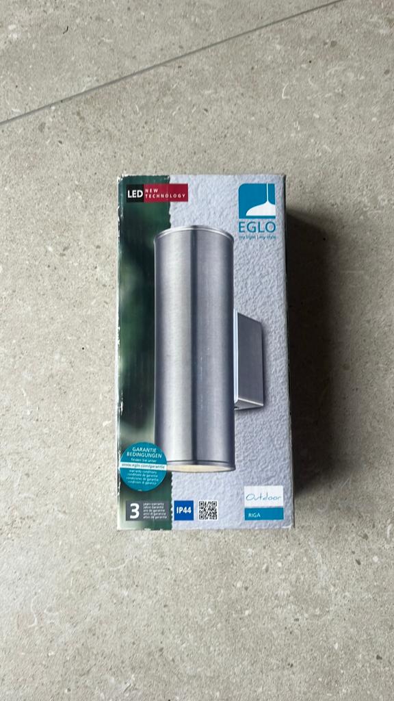Nieuwe EGLO Riga buitenlamp, Tuin en Terras, Wandlamp, Aluminium, Ophalen of Verzenden, Zo goed als nieuw