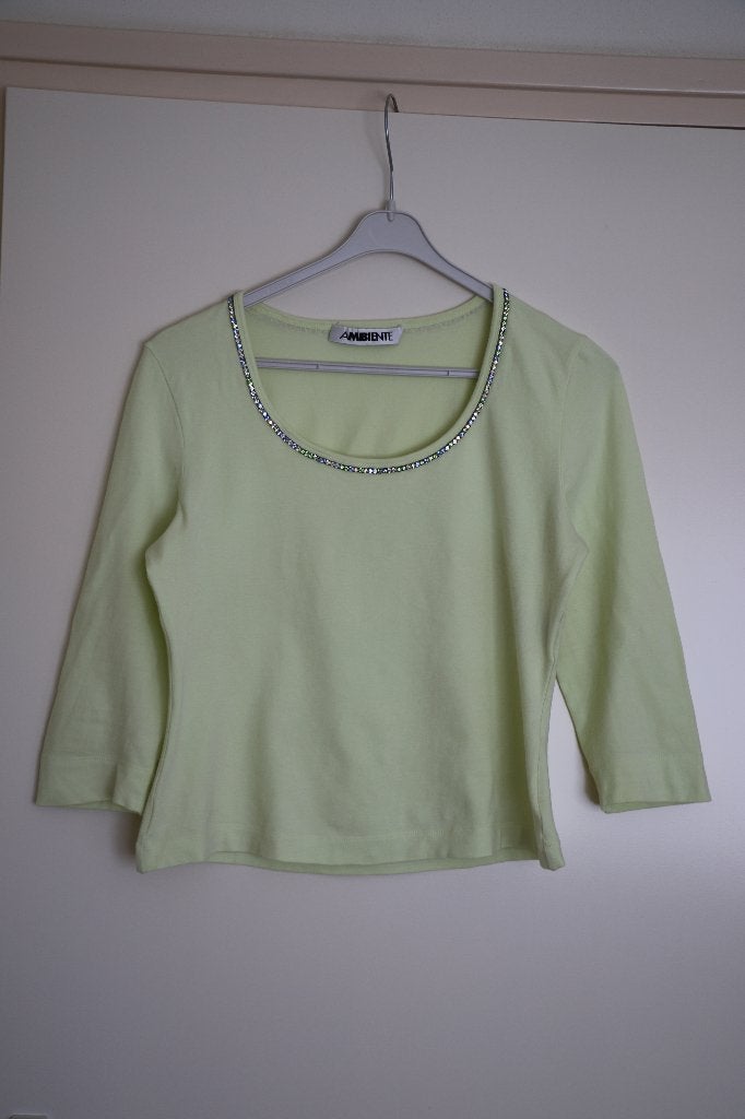 Trui. Merk Ambiente. Maat M Kleur Geel., Kleding | Dames, Truien en Vesten, Maat 38/40 (M), Geel, Ophalen of Verzenden, Zo goed als nieuw