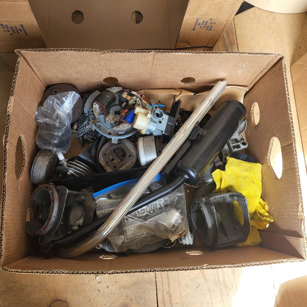 8 dozen vol solex onderdelen en een solex brommer, Ophalen of Verzenden