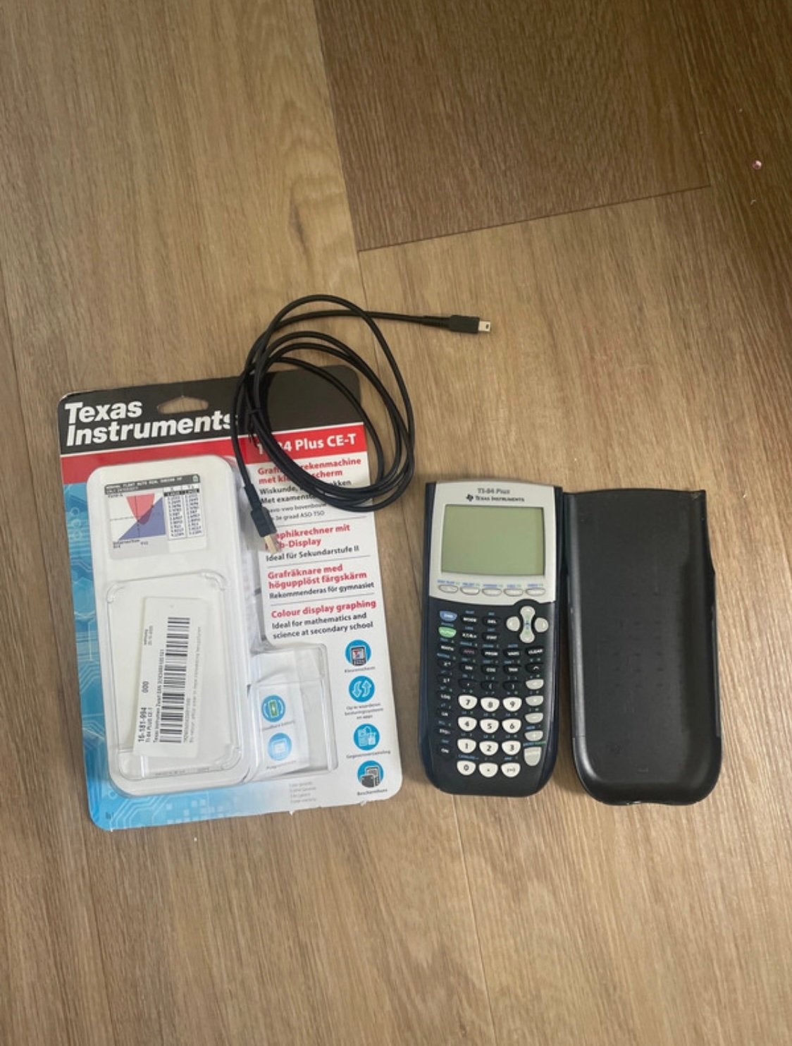 TI-84 Plus CE-T grafische rekenmachine, Diversen, Ophalen of Verzenden, Zo goed als nieuw