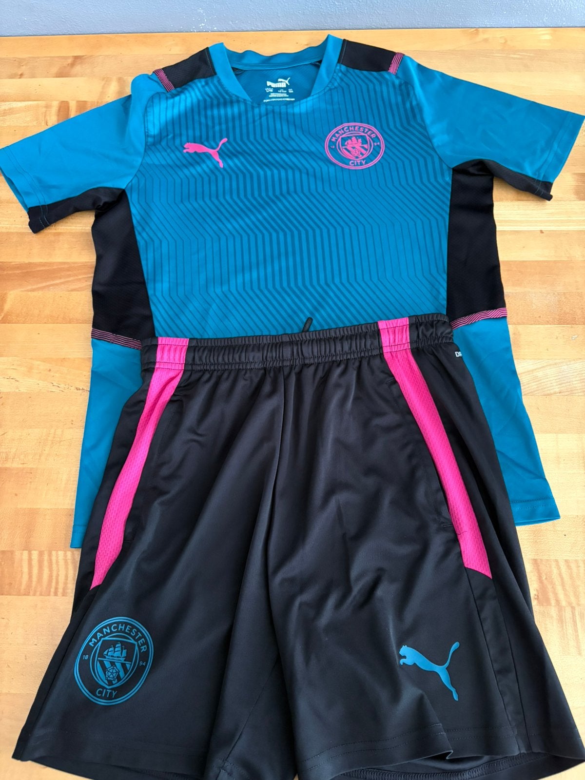 MANCHESTER CITY 164 DIVERSE TENUES+TRAININGSKLEDING ZIE ADV!, Maat XS of kleiner, Ophalen, Shirt