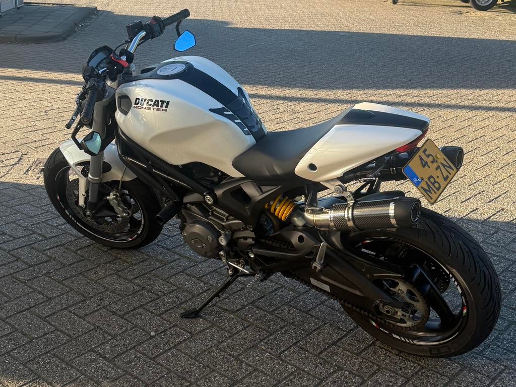 Ducati Monster 696 Lage KM/TOPSTAAT - Klaar voor het seizoen, Motoren, Motoren | Ducati, 2 cilinders, Sportuitlaat, Occasion, Particulier