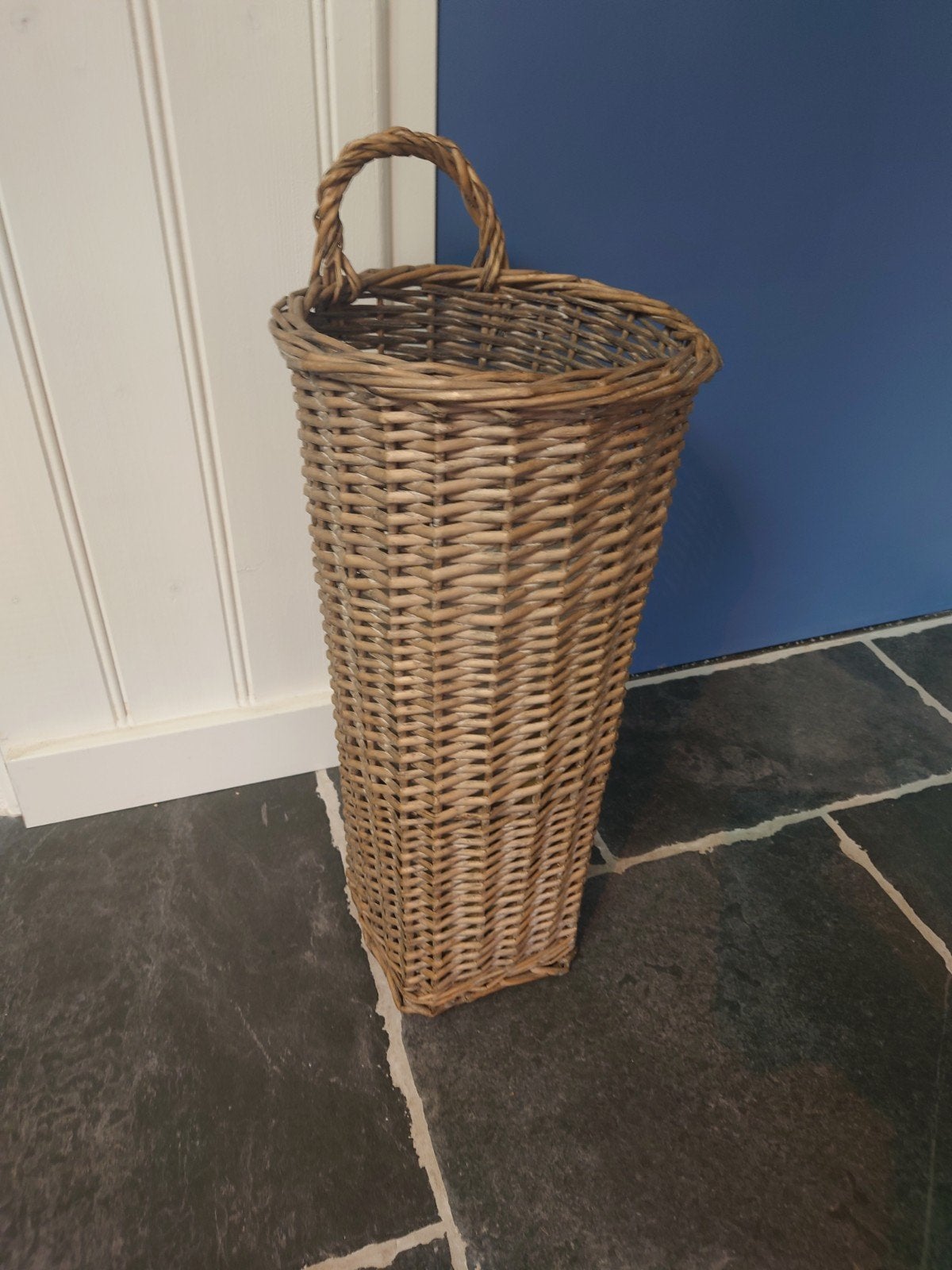 Rotan prullenmand (17B-27B x 55H-63H), in zeer nette staat, Ophalen of Verzenden, Gebruikt, Riet
