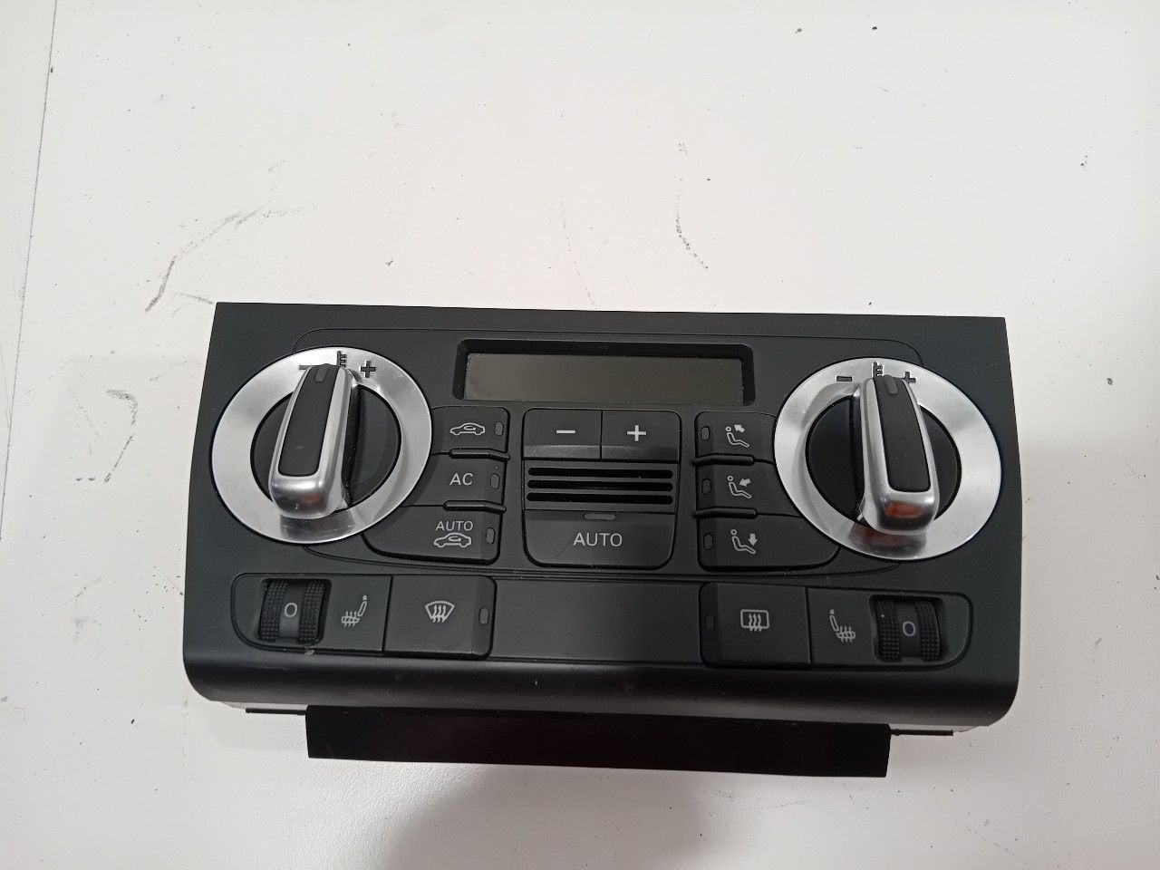 Kachelweerstand Audi A3, Auto-onderdelen, Onderdelen@venauto.nl, Van der Ven Autorecycling B.V., Gebruikt, Ettenseweg 76, 4706 PB Roosendaal, The Netherlands