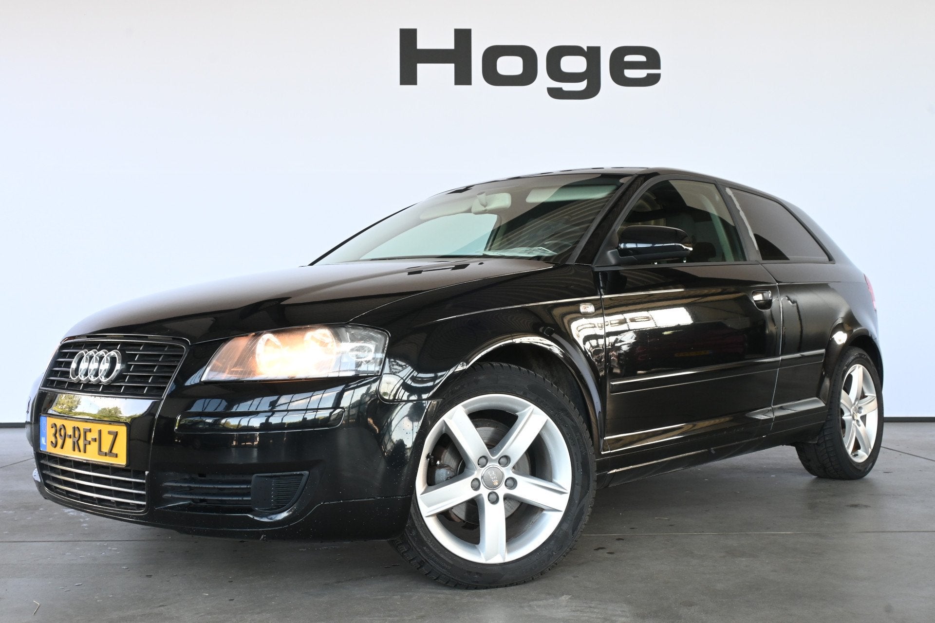 Audi A3 1.6 Attraction Clima Cruise Control Lichtmetaal All, Auto's, Voorwielaandrijving, Stof, Gebruikt, 4 cilinders