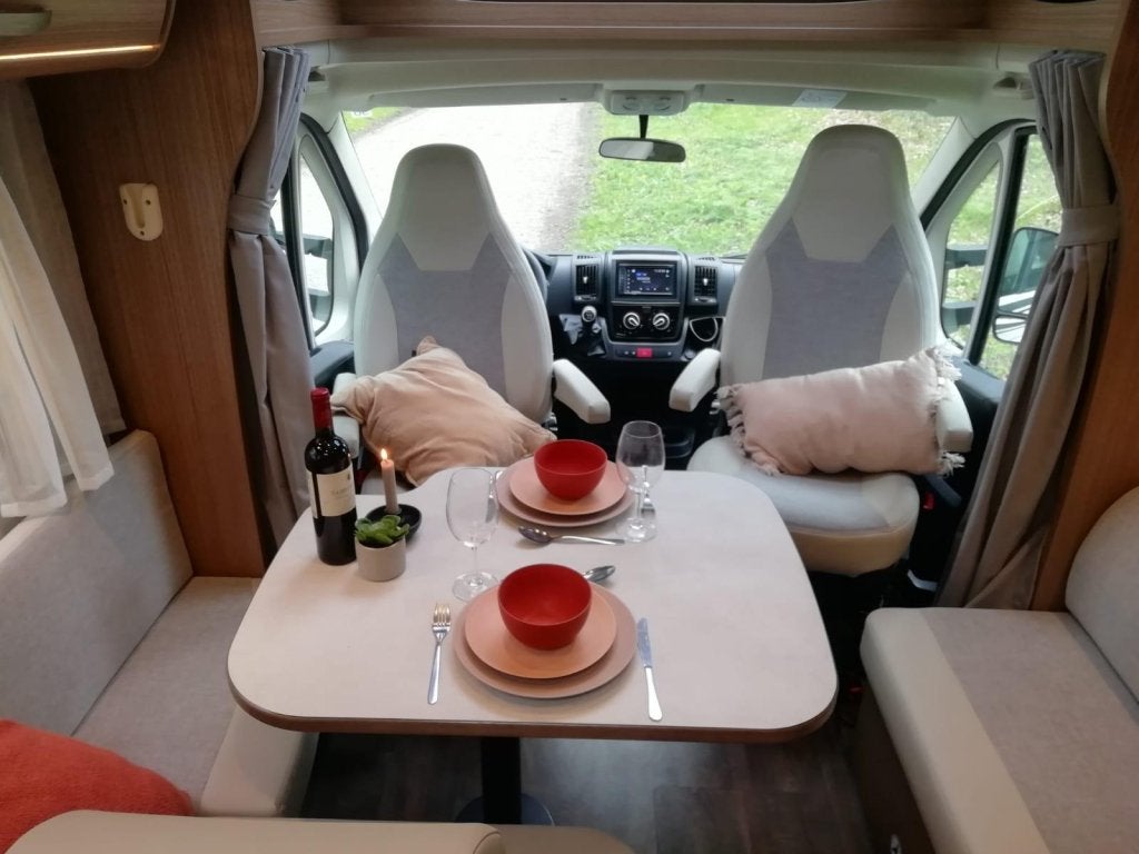 Frisse 5 persoons Carado T449 met maar 51518 gereden km's !!, Niet ingevuld, Elektrische ramen, Ringverwarming, Fiat