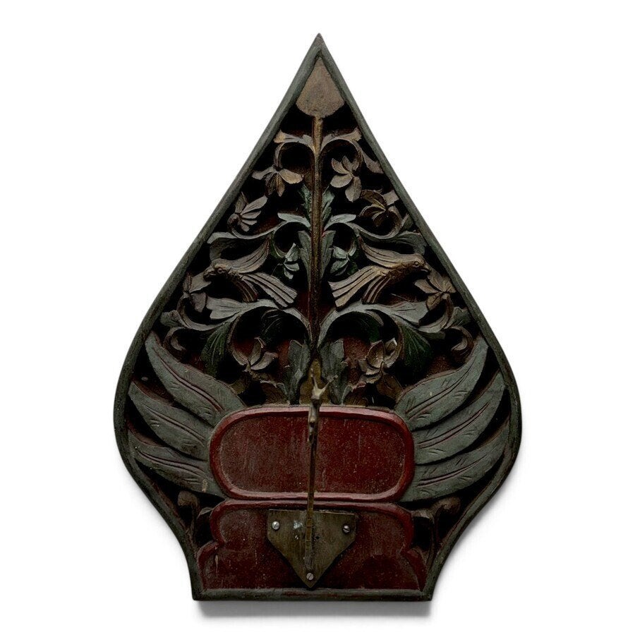 Houten polychroom sierschild met haak, Antiek en Kunst, Overige onderwerpen, Houtsnijwerk, Ophalen of Verzenden, 20 - 50 cm