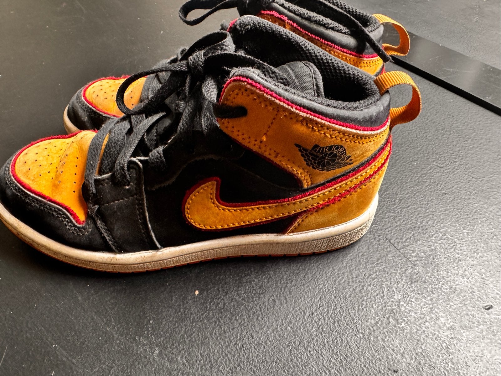 Jordan 1 Mid SE Craft Schoenen Maat 33, Kinderen en Baby's, Ophalen of Verzenden, Gebruikt, Jongen of Meisje, Schoenen