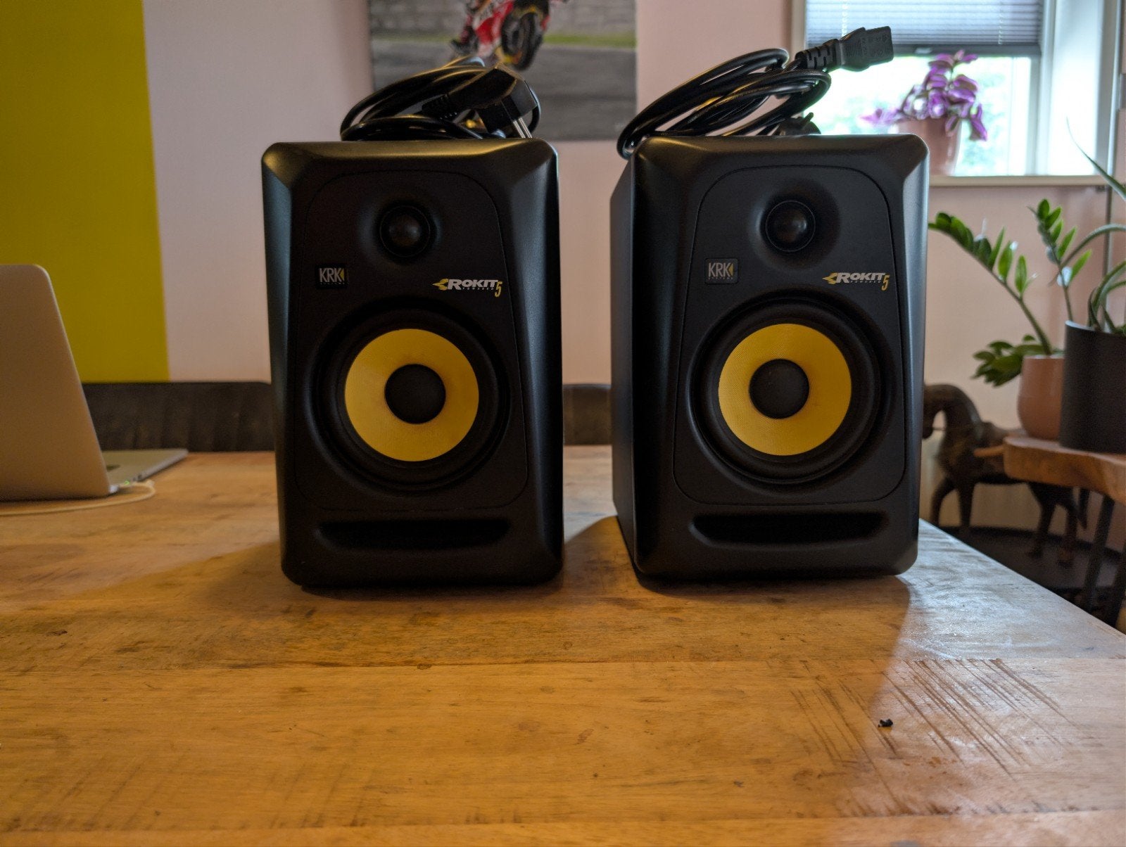 KRK Rokit 5 G3 Studiomonitoren (set van 2) + Numark N4, Studiomonitor, Inclusief kabels, Ophalen of Verzenden, Zo goed als nieuw