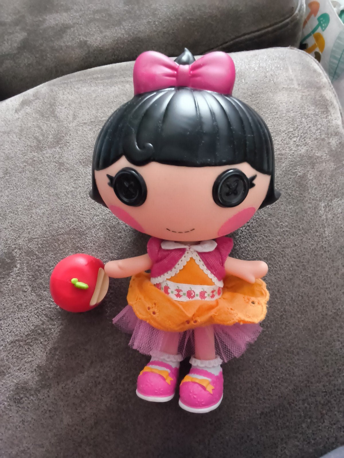 Lalaloopsy pop 'Sneeuwwitje' met appel, Kinderen en Baby's, Ophalen of Verzenden, Zo goed als nieuw, Overige typen