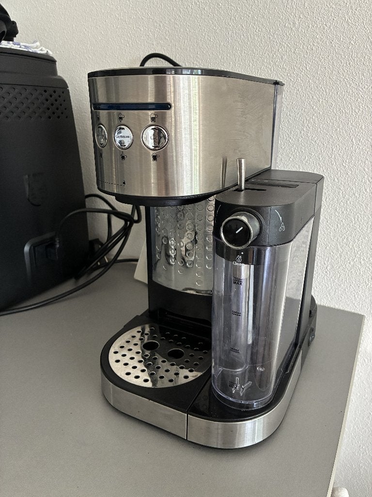 Espresso machine with milk frother - As good as new, Ophalen, Espresso apparaat, Gemalen koffie, Zo goed als nieuw