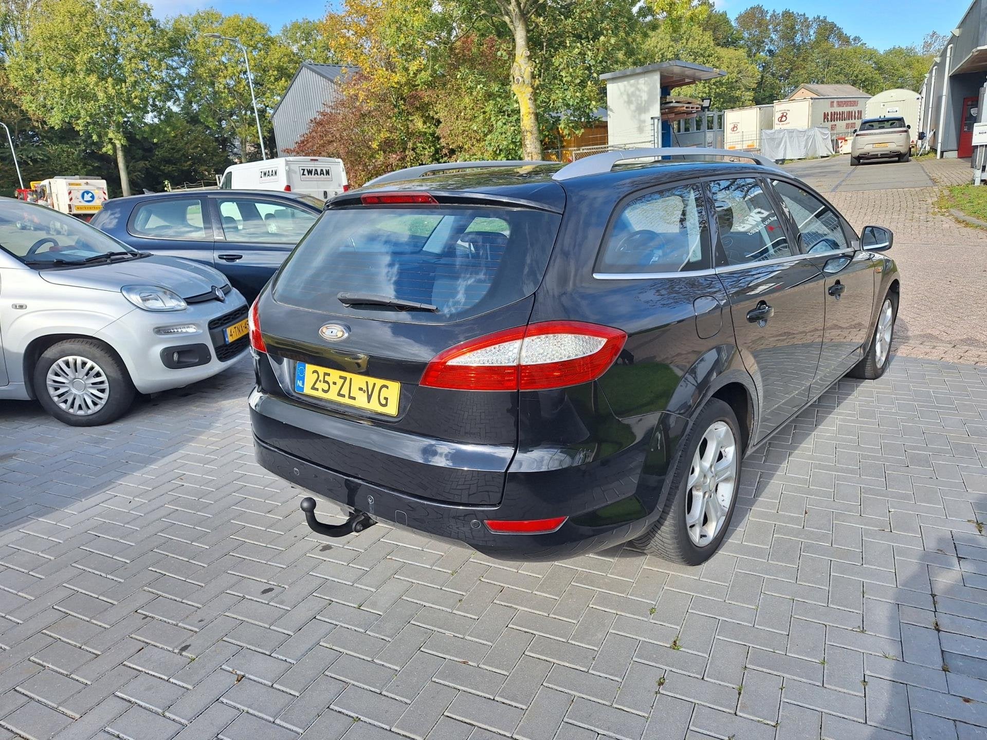 Ford Mondeo Wagon 2.0-16V Titanium / Comfortabel / APK maart, Auto's, Gebruikt, Mondeo, Leder en Stof, Zwart