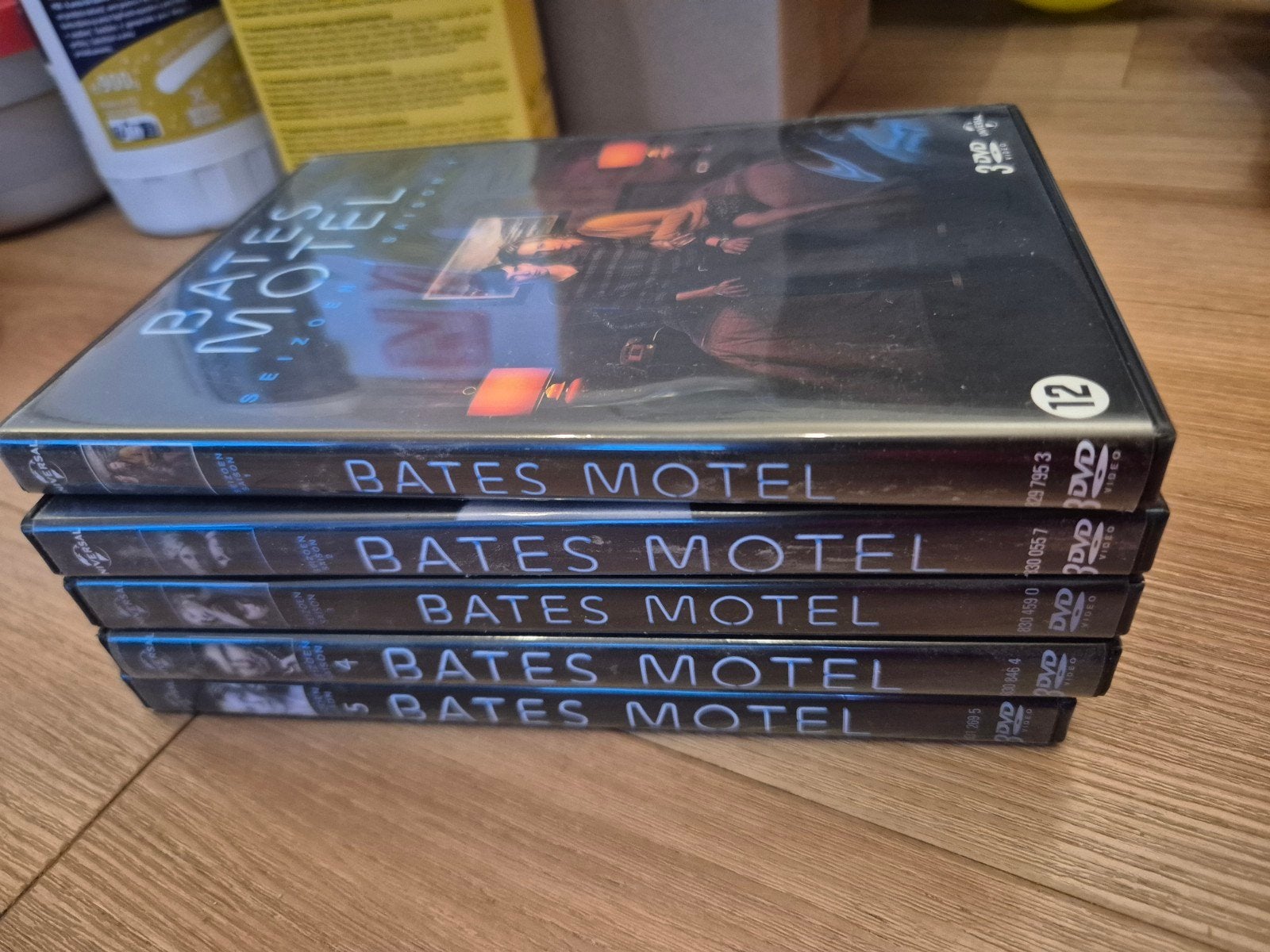 Bates Motel Seizoen 1 tot en met 5 DVD - Zo goed als nieuw, Ophalen, Psychologische thriller, Engels, Nederlands