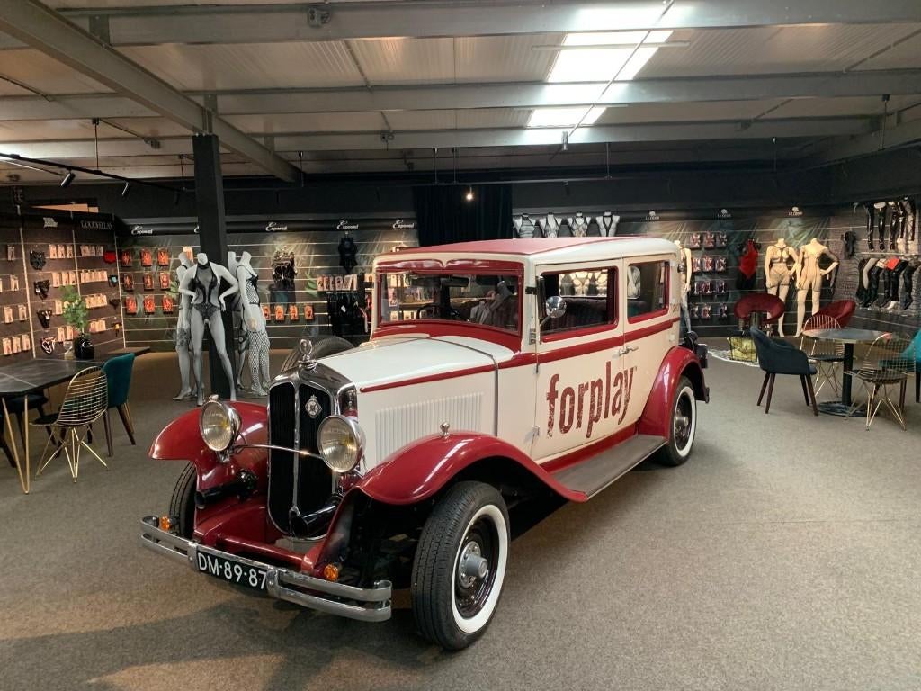 Renault Monaquatre uit 1930., Stof, Overige modellen, Beige, Bedrijf