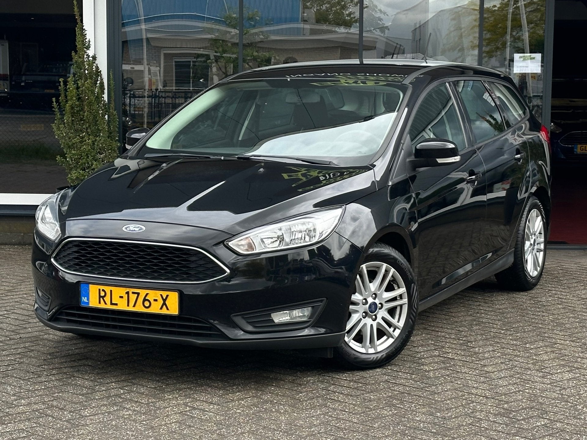 Ford Focus Wagon 1.0 Lease Edition Apk 2027, Auto's, 101 pk, Gebruikt, Euro 6, Zwart