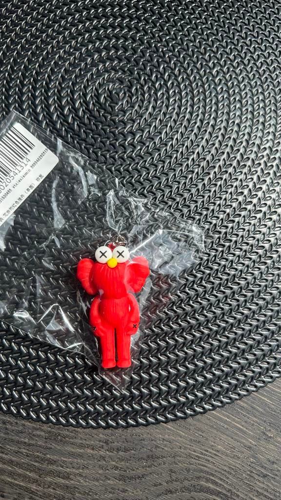 Leuke rode Elmo KAWS sleutelhanger, Ophalen of Verzenden, Zo goed als nieuw