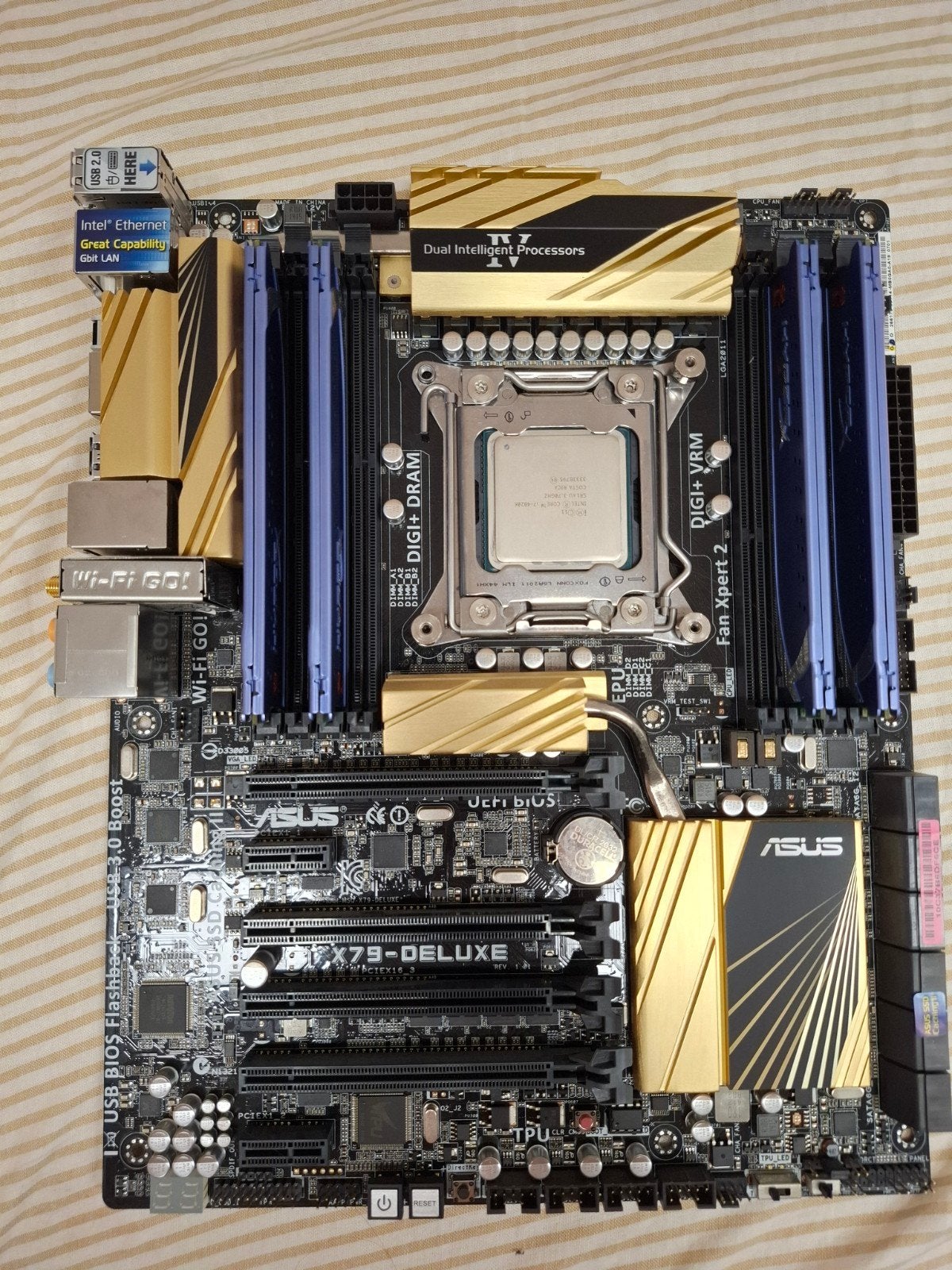 Set - ASUS X79-DELUXE + i7-4820K + 16GB DDR3 1600MHz RAM, Ophalen, DDR3, Zo goed als nieuw, Intel