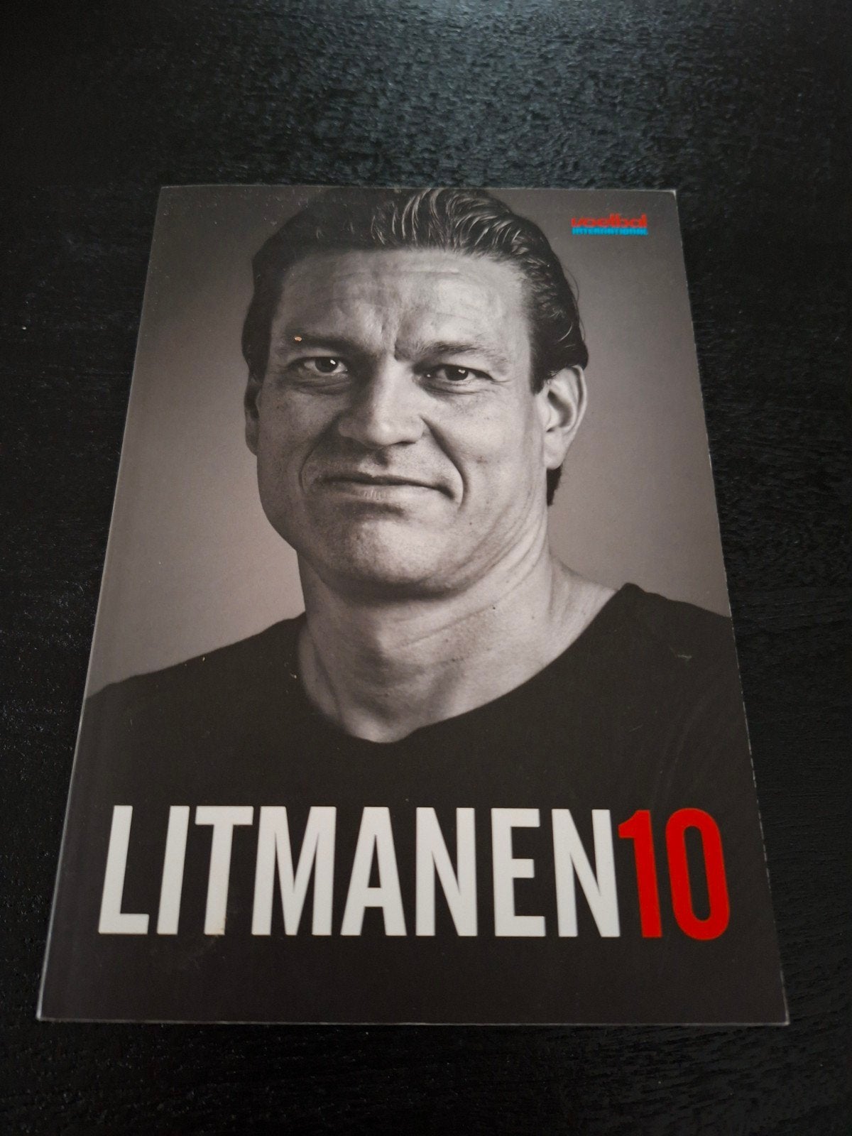 Jari Litmanen 10 - Biografie van een voetballegende, Ophalen of Verzenden, Gelezen, Jari Litmanen, Sport
