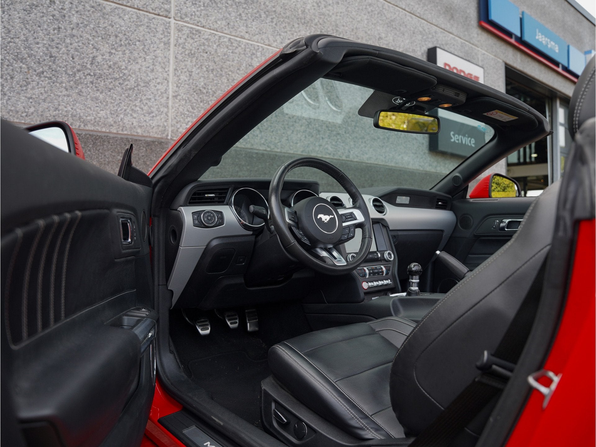 Ford Mustang Convertible 2.3L EcoBoost 317pk | Handgeschakel, Achterwielaandrijving, Gebruikt, 4 cilinders, Cabriolet