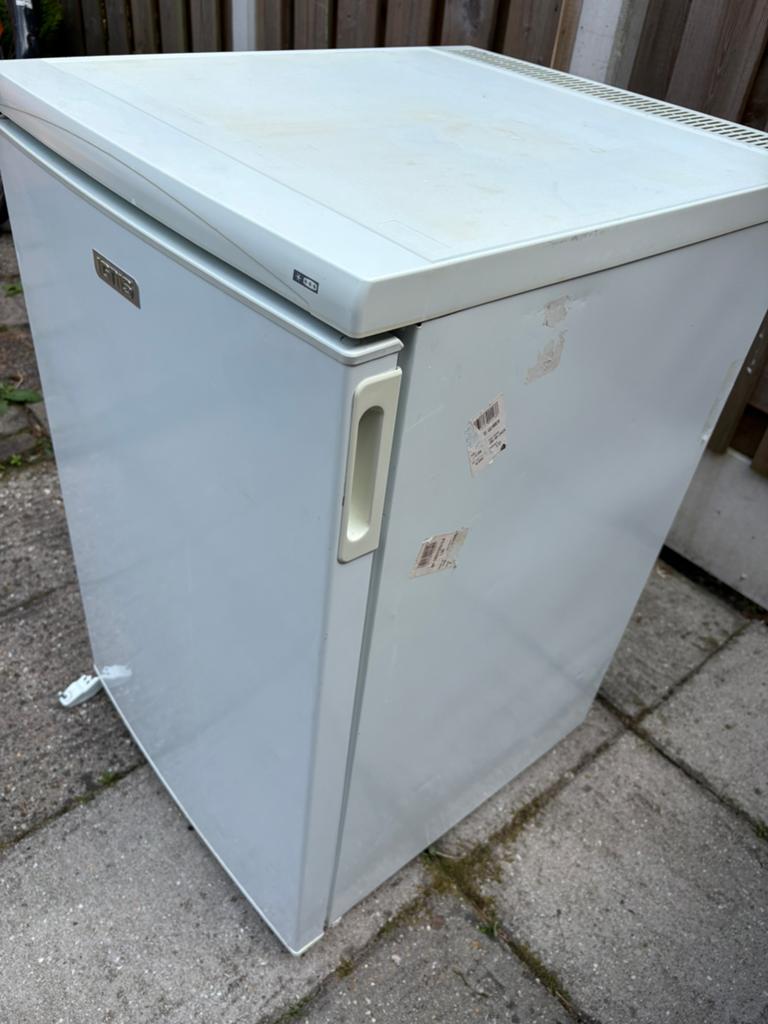 Ignis koelkast met vriesvak tafelmodel, Witgoed en Apparatuur, Koelkasten en IJskasten, 85 tot 120 cm, Gebruikt, Verzenden, 100 tot 150 liter