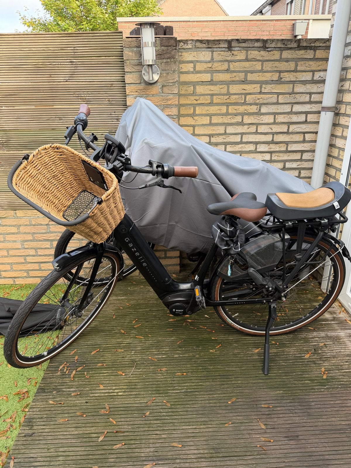 Gazelle elektrische fiets met mand en kinderzitje, Ophalen, Zo goed als nieuw, 50 km per accu of meer, Gazelle