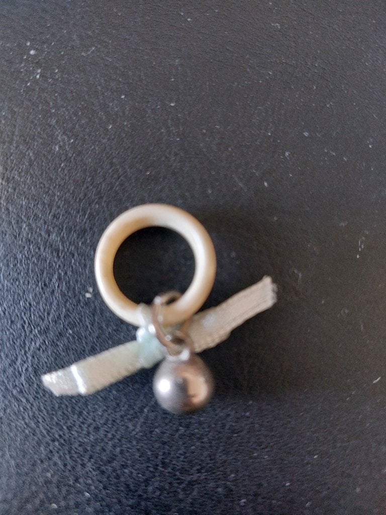 Antieke rammelaar / bedeltje, Ophalen of Verzenden, Overige materialen, Hanger
