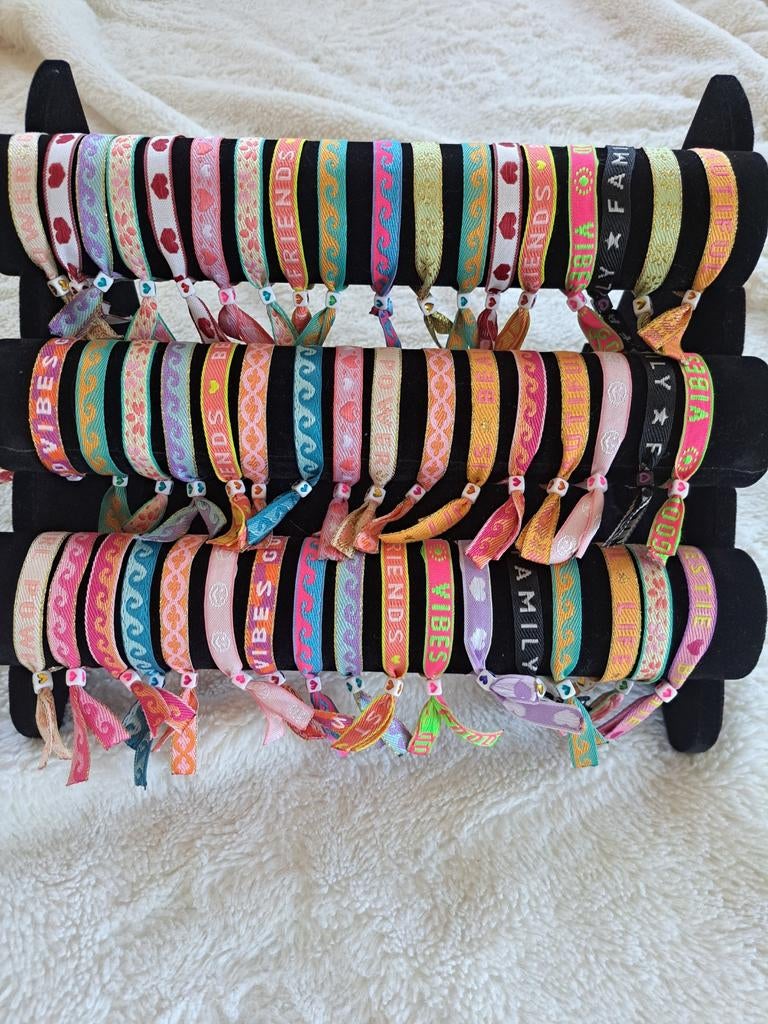 Kleurrijke Festival Armbandjes - Per Stuk, Ophalen of Verzenden, Nieuw, Overige kleuren, Overige materialen