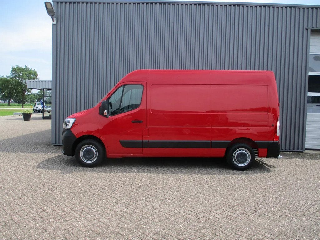 Renault Master 2.3 dCi 135 PK L2H2 Work Edition € 17.750,0, Voorwielaandrijving, Gebruikt, Euro 6, 4 cilinders