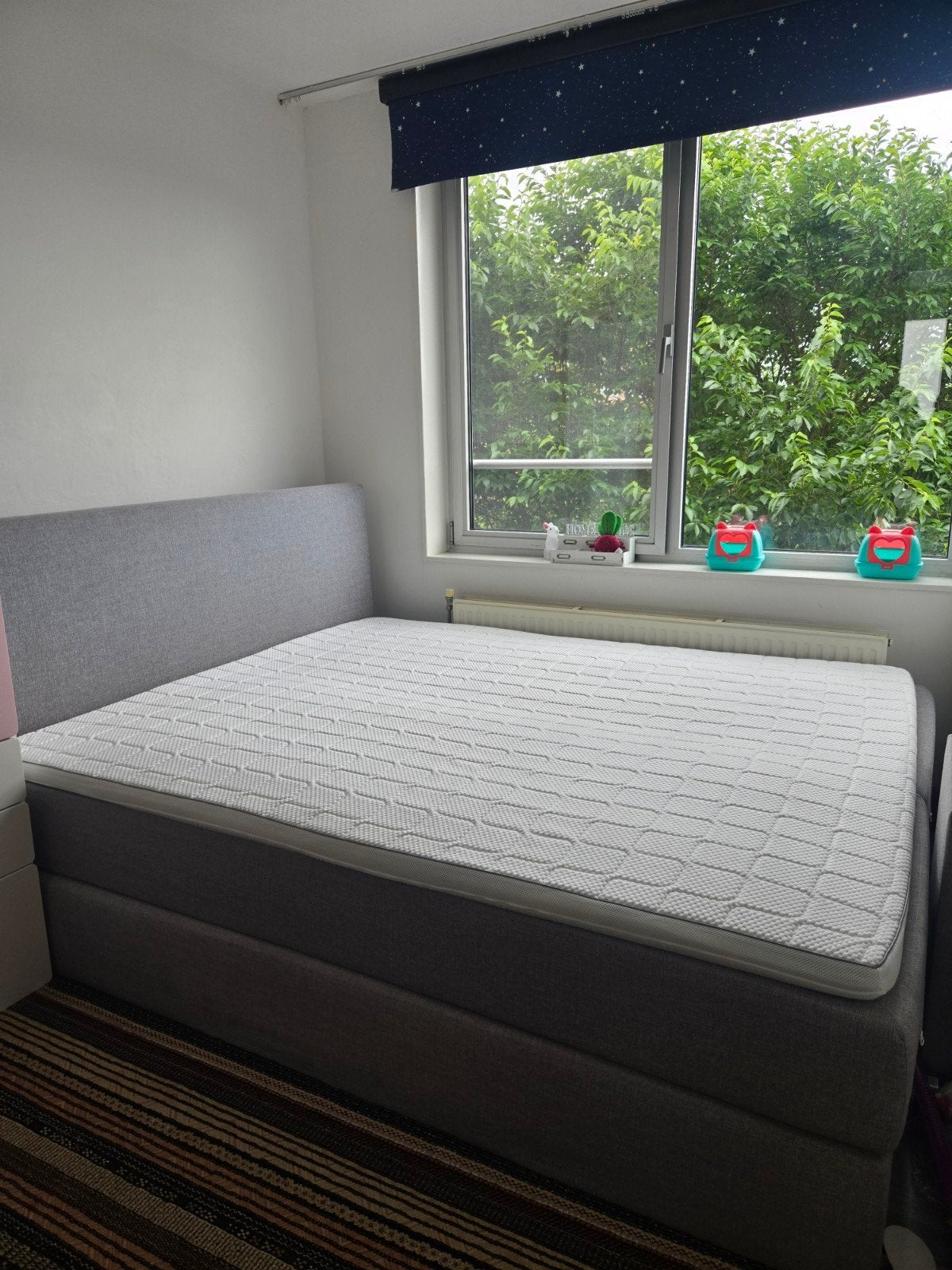 Foto 7 van Complete Boxspringset 180x210 met Nachtkastjes en Lampen