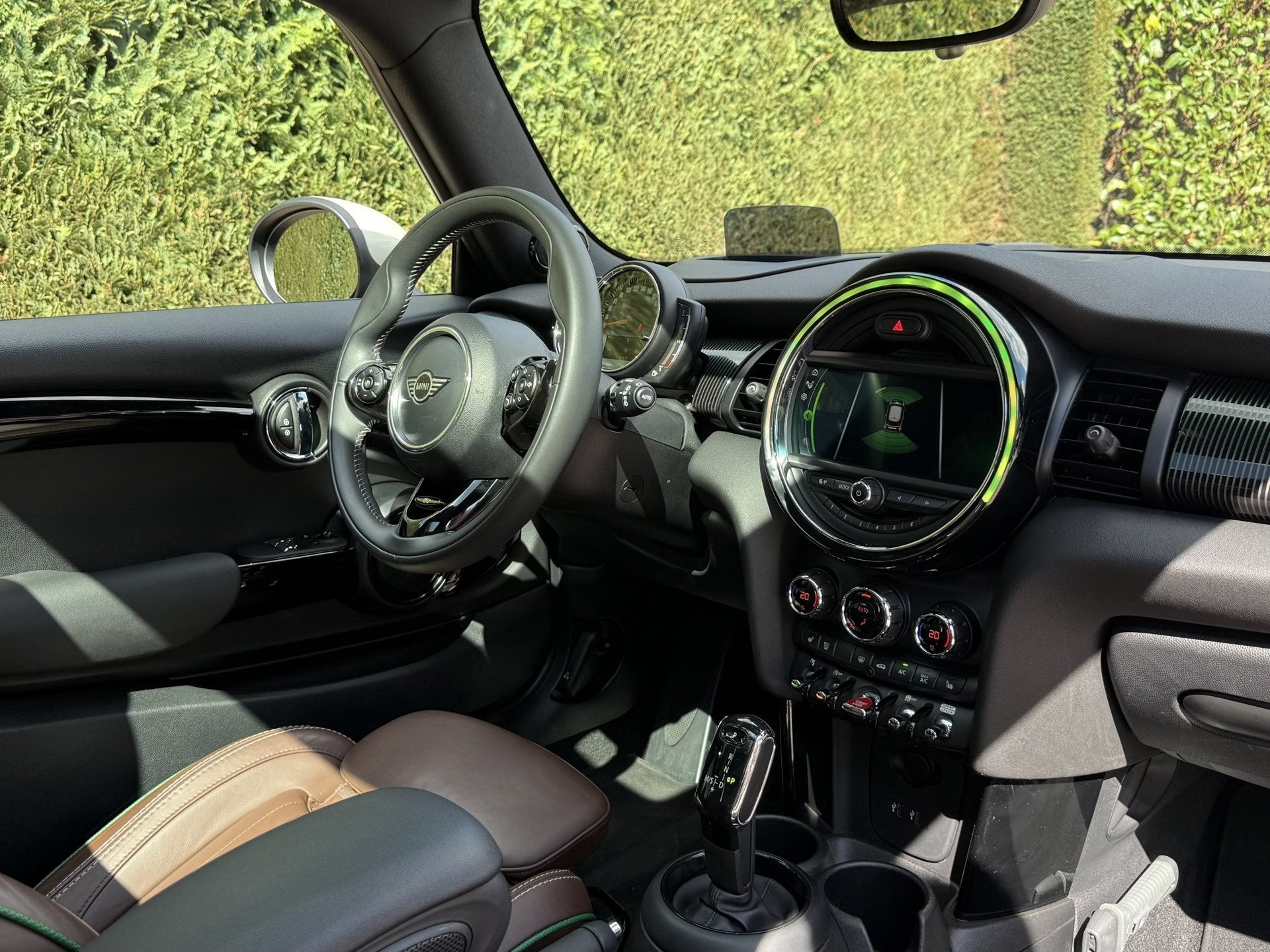 Mini Cooper 1.5 | 60 Years Edt. | Pano | HUD | H/K | Leer |, Auto's, Mini, Dealer onderhouden, 136 pk, Gebruikt, Euro 6