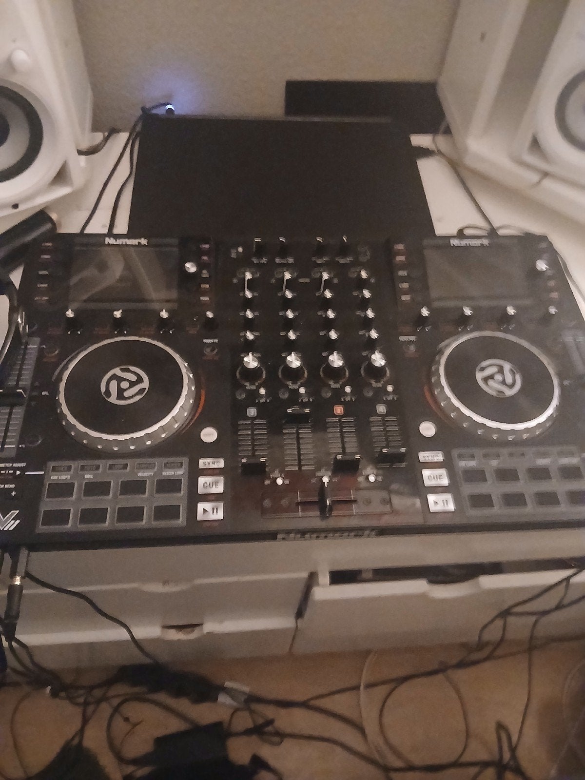 Numark NV DJ-controller - Zo goed als nieuw, Ophalen of Verzenden