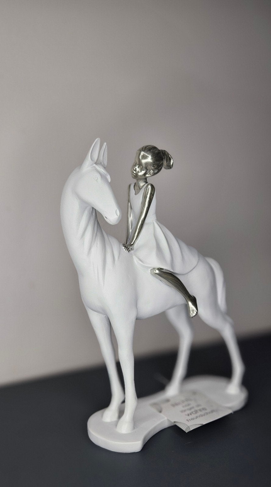 Beeldje "Meisje op paard" H.25cm, Ophalen of Verzenden, Nieuw, Dier