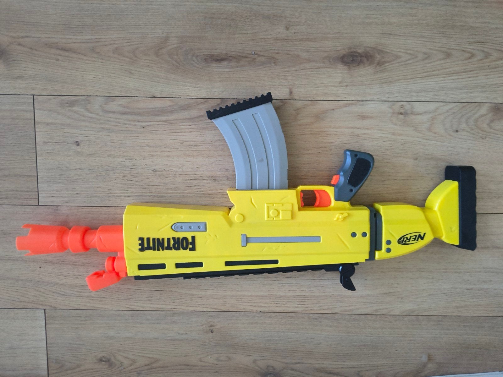 Nerf Fortnite AR-L elektrische blaster,geel, Ophalen of Verzenden, Gebruikt