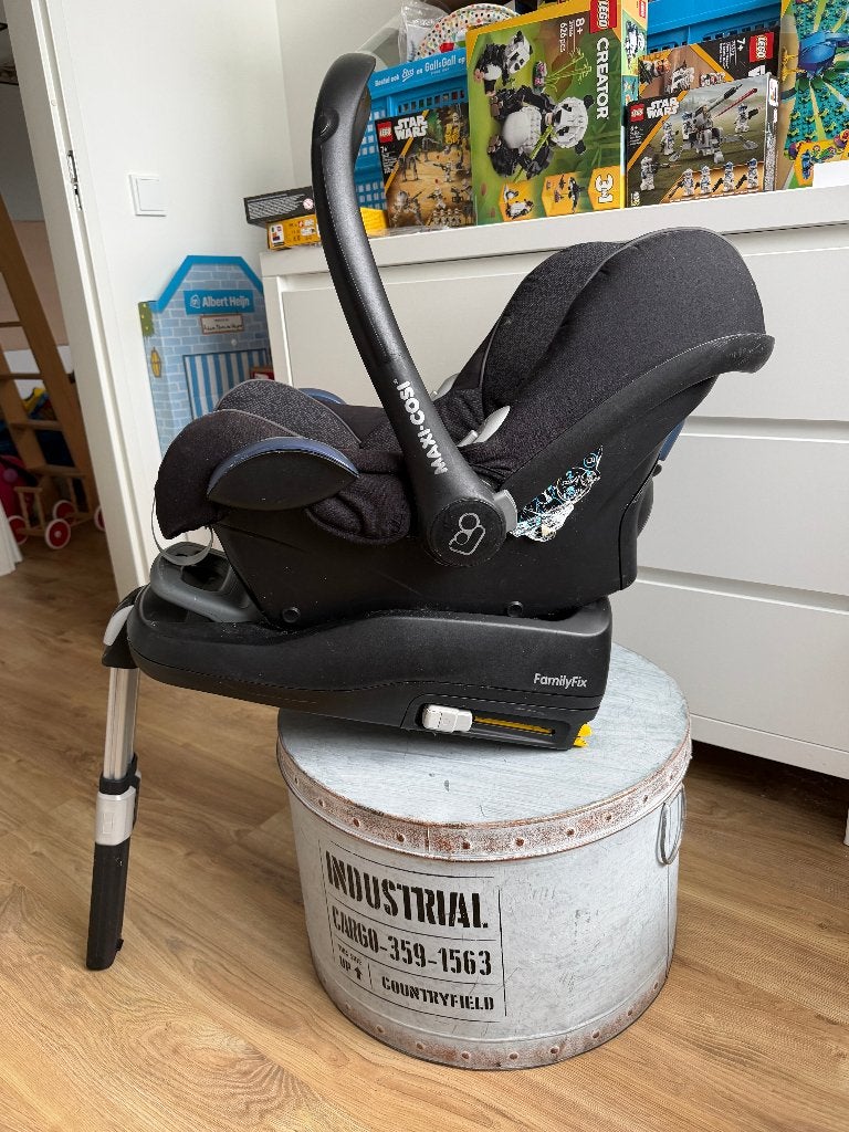 Maxi Cosi Cabriofix + FamilyFix Base, Kinderen en Baby's, Autostoeltjes, Ophalen, Autogordel of Isofix, Gebruikt, 0 t/m 13 kg