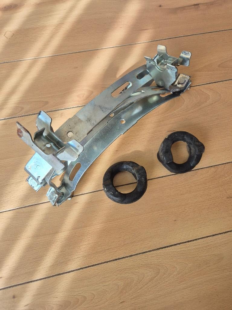BMW e30 uitlaatklembeugels voor knalpot 320i/323i/325i, Verzenden, Nieuw, BMW