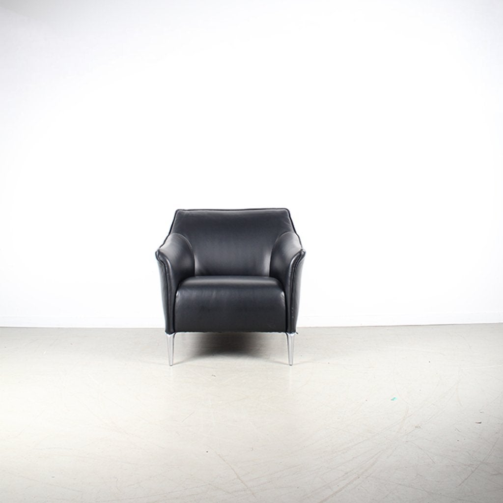 2x Leolux Mayon Fauteuil Zwart Leer – Staal, Huis en Inrichting, Niet ingevuld, Niet ingevuld, Ophalen of Verzenden, Zo goed als nieuw