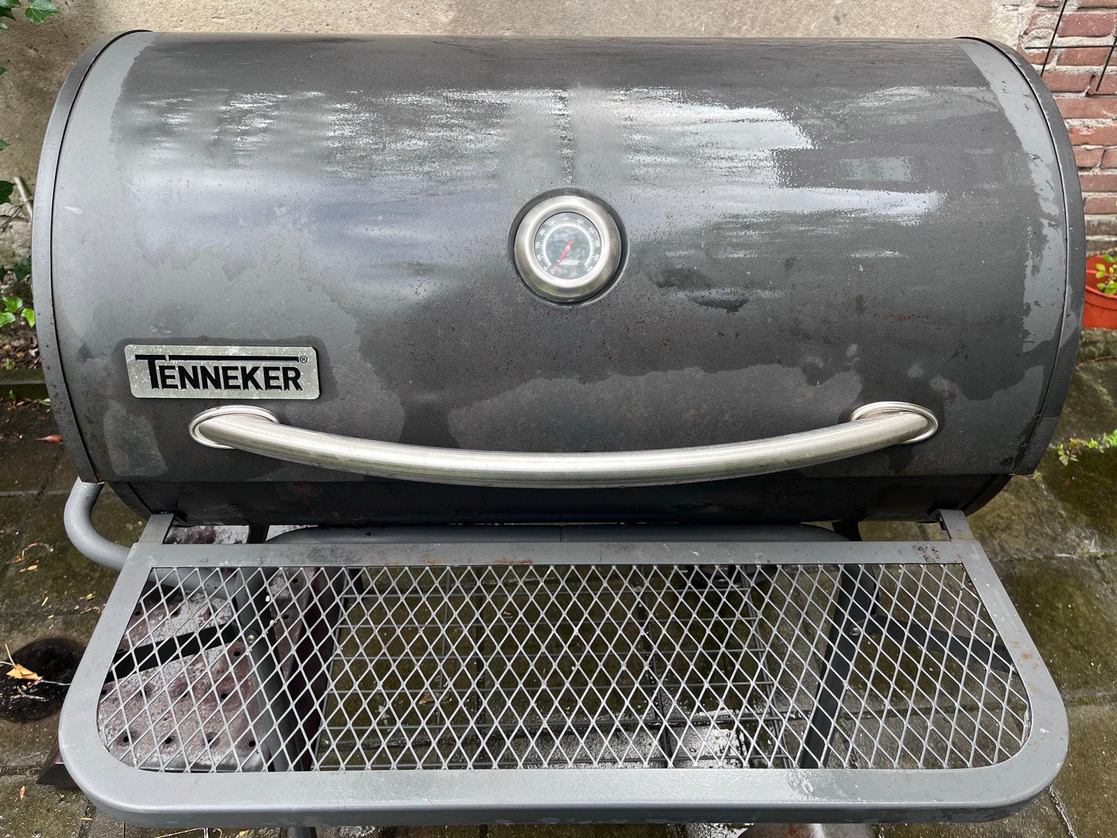 Teneker BBQ: Robuuste Houtskoolbarbecue 75x47 gebruikt, Ophalen, Gebruikt