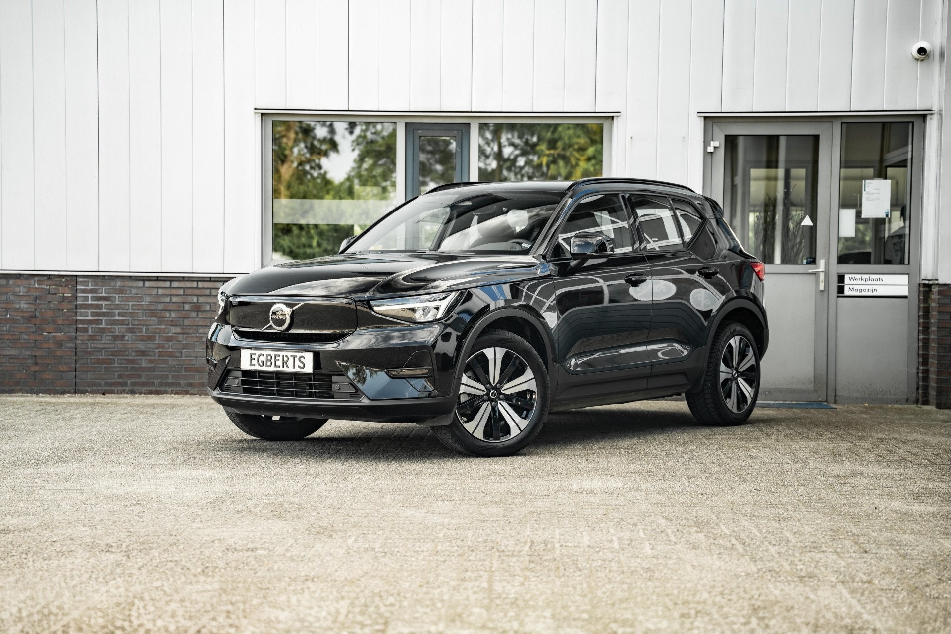 Volvo XC40 Recharge Core 70 kWh | Apple Carplay/Android Auto, Stof, Gebruikt, Zwart, 435 min